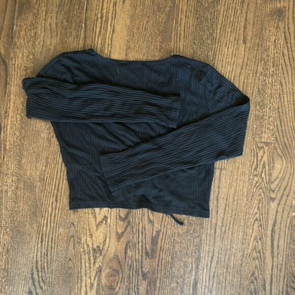 Reformation Black Crop Long Sleeve Tee size Large - Picture 5 of 6